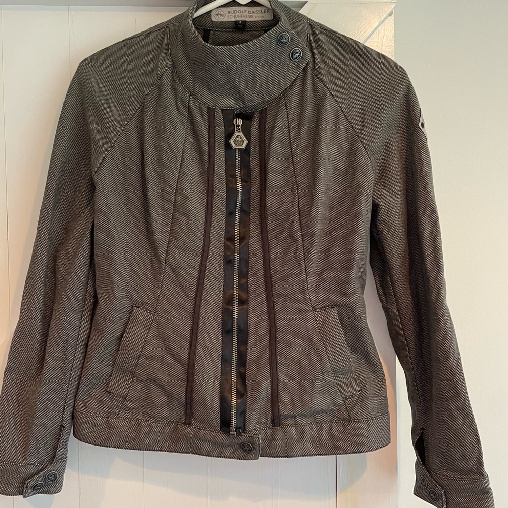 Stylish, lightweight moto jacket